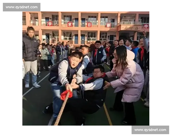 激烈又有趣的班级拔河比赛让我体验团结与合作的快乐